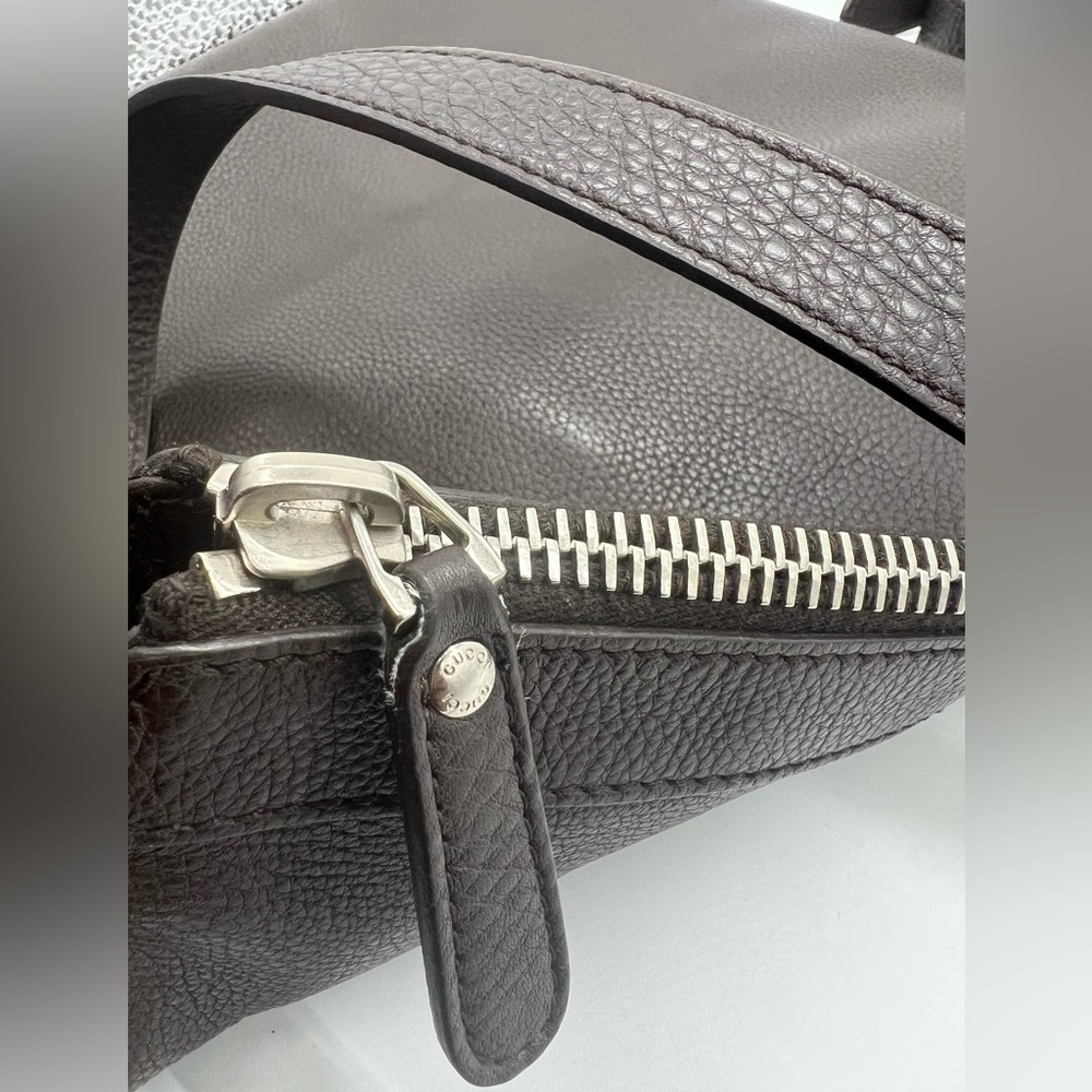 GUCCI Men's 233329 Dark Brown Pebbled Leather Adjustable Messenger Crossbody Bag - Picture 12 of 17